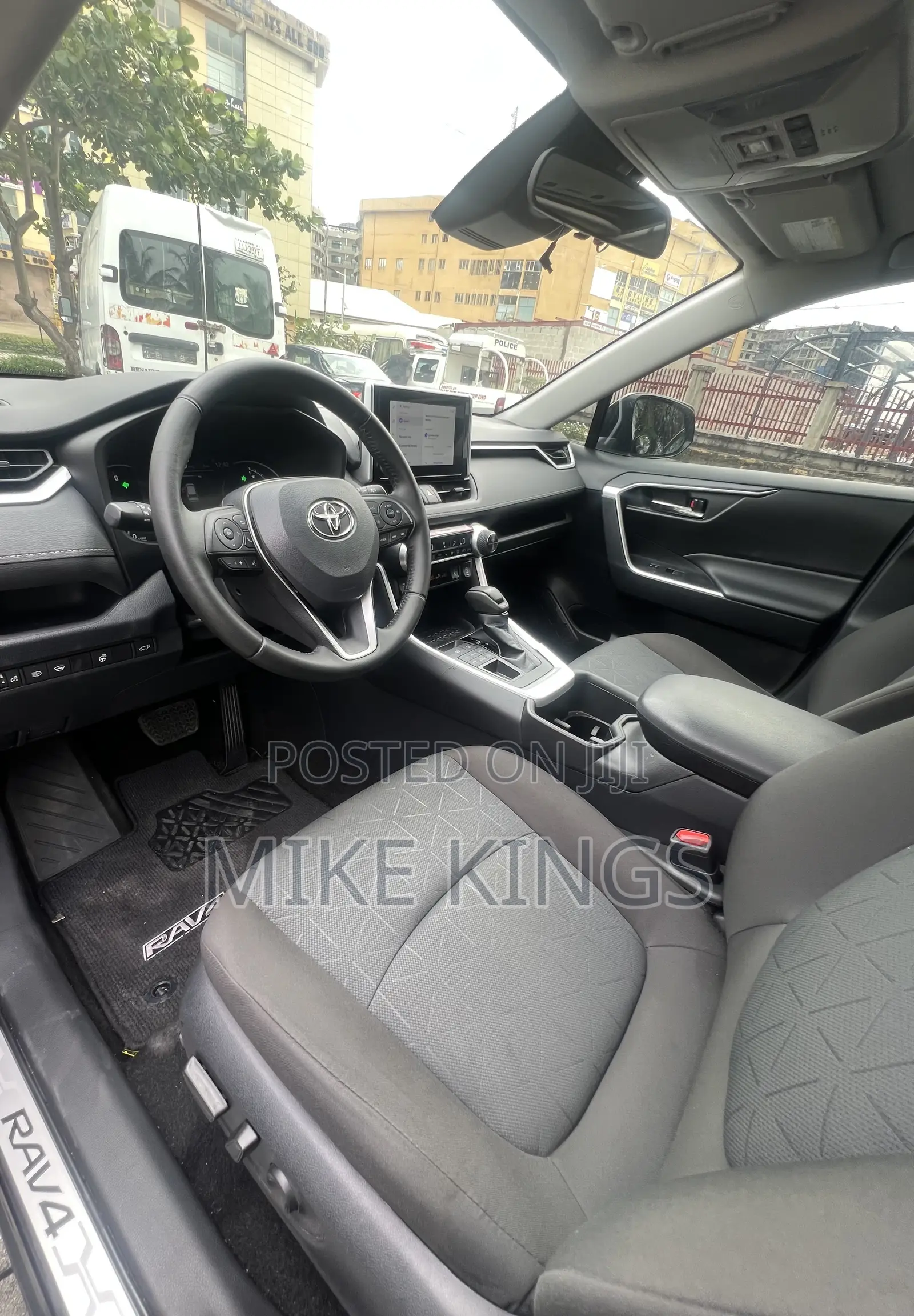 Toyota RAV4 XLE AWD 2024 Black