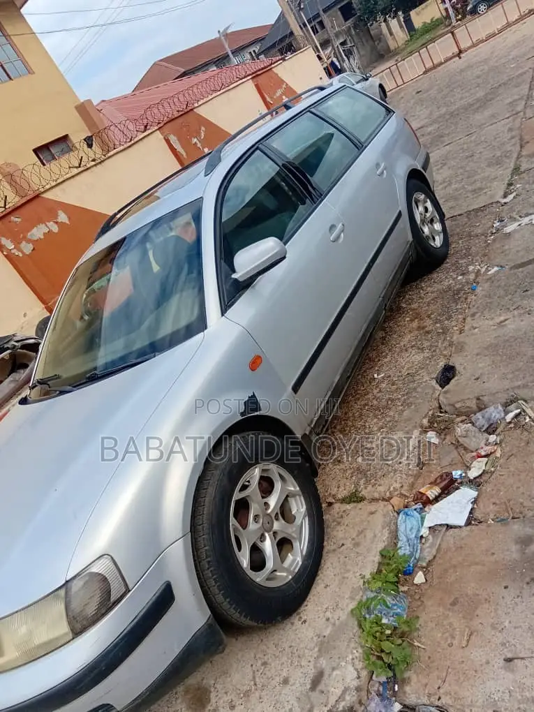 Volkswagen Passat 2002 Silver