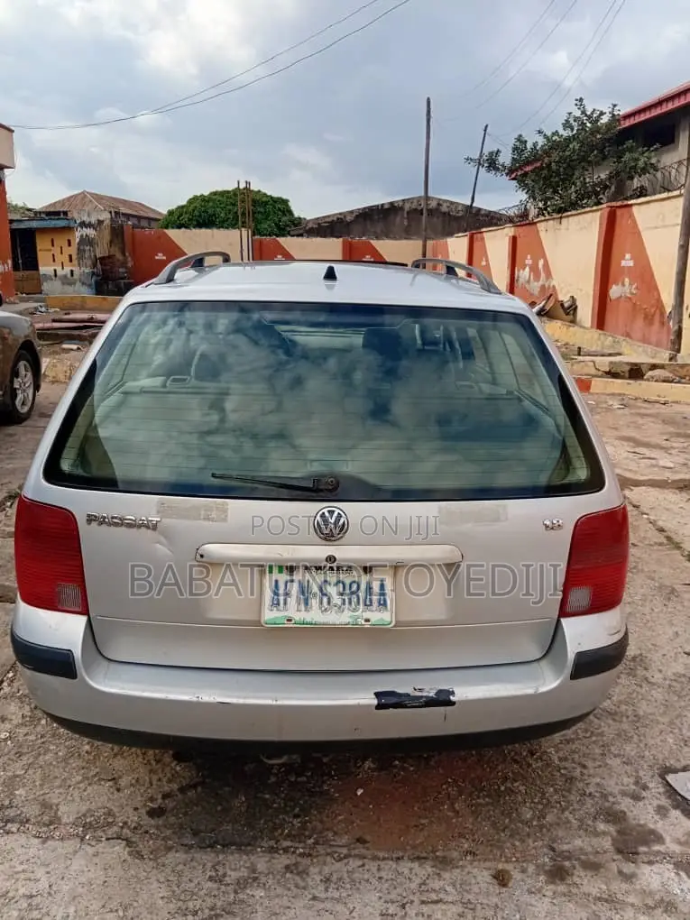 Volkswagen Passat 2002 Silver