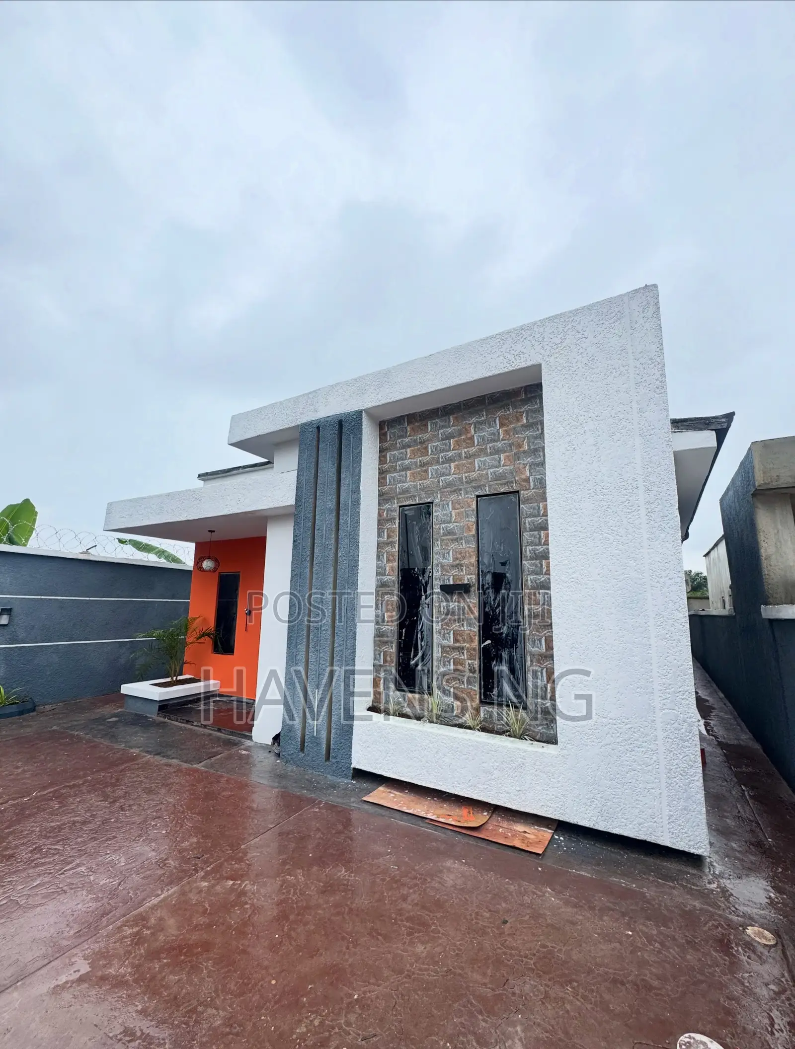 4bdrm Bungalow in Eliozu for sale