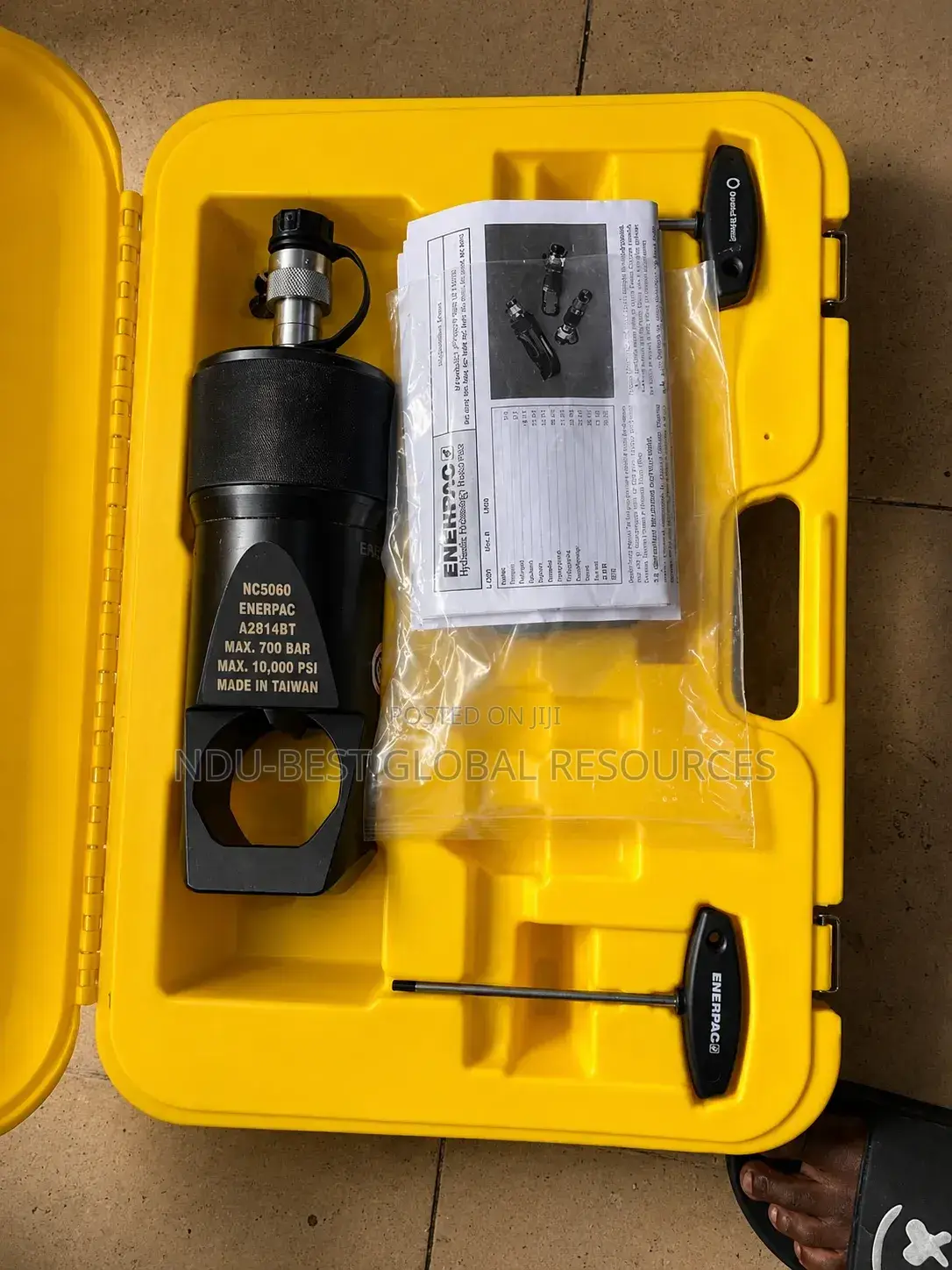 ENERPAC NC5060 Hydraulic Nut Splitter (Nut Cutter).