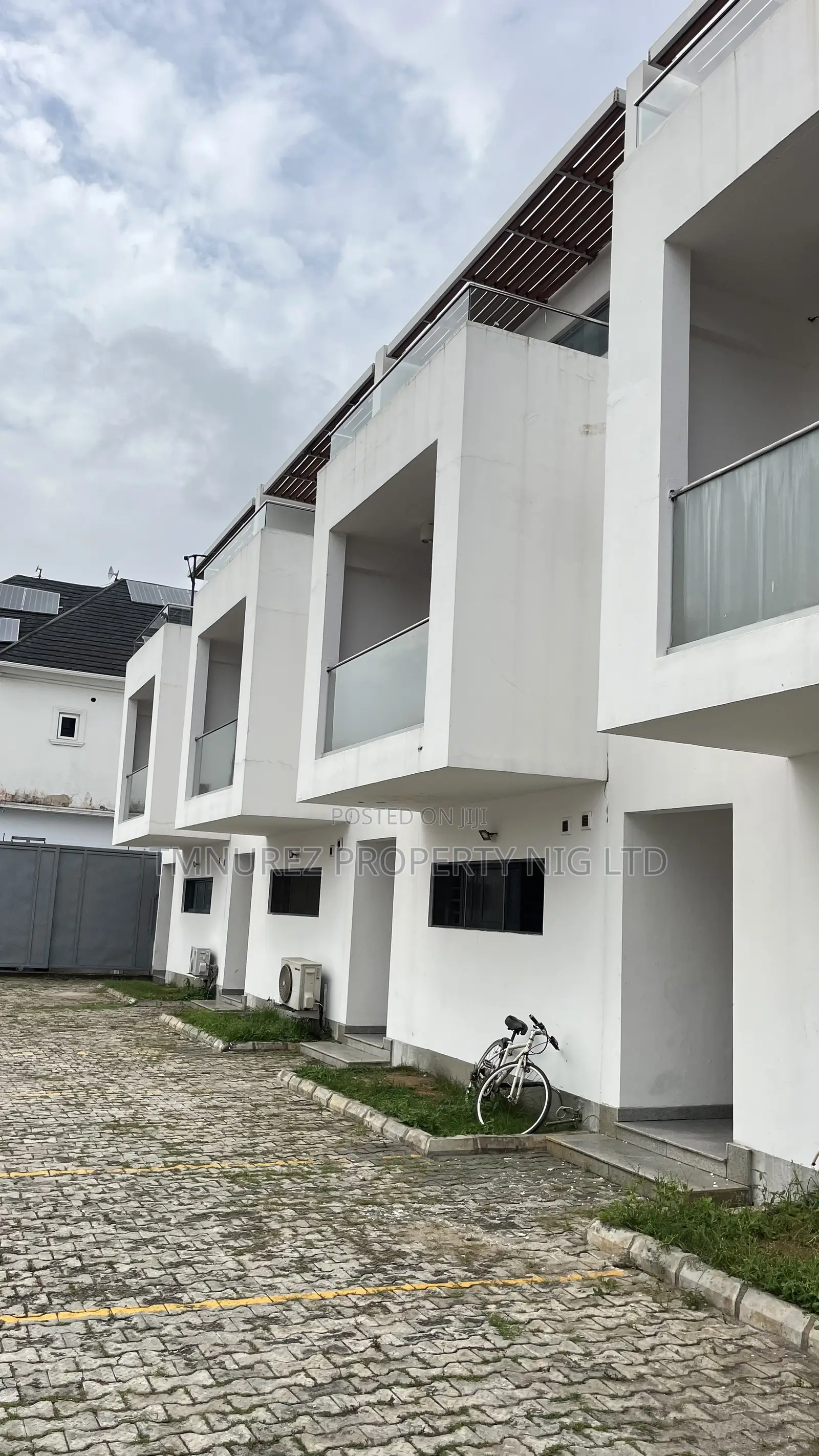 5bdrm Duplex in Chevron Very Good, Lekki for rent