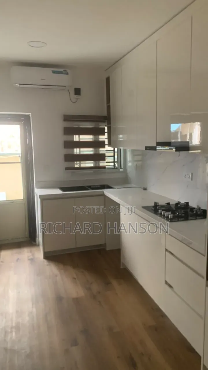3bdrm Duplex in Secured, Osapa london for rent