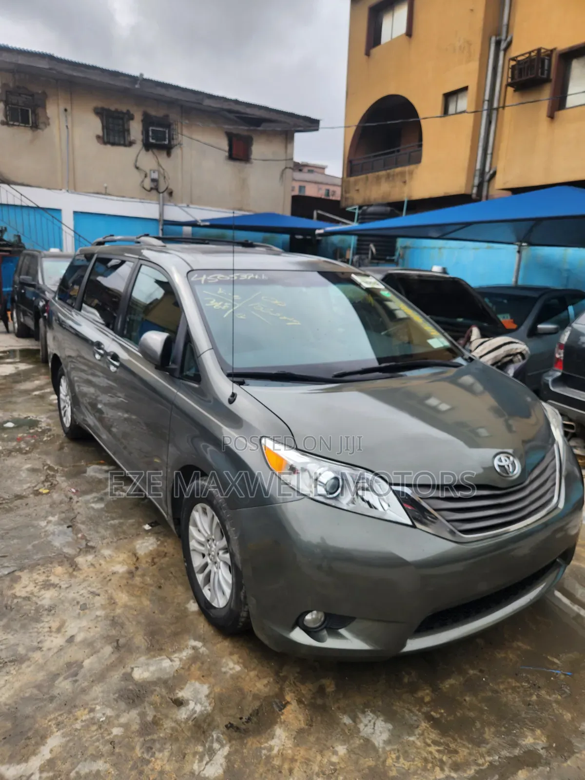 Toyota Sienna XLE FWD 8-Passenger 2013 Green