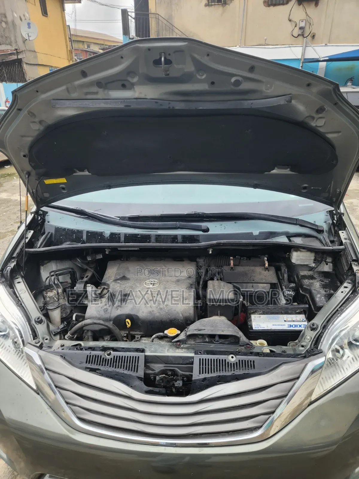 Toyota Sienna XLE FWD 8-Passenger 2013 Green