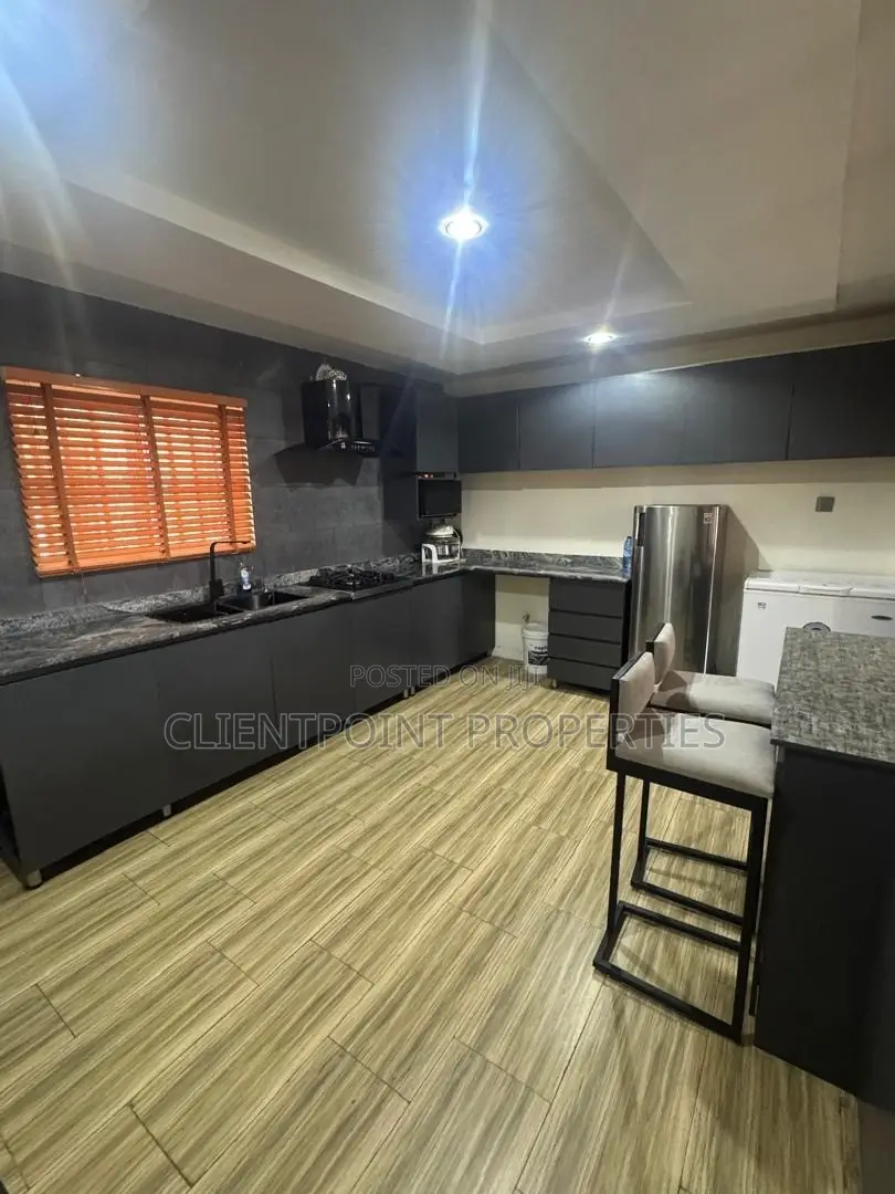 Furnished 2bdrm Block of Flats in Alagomeji Yaba for sale