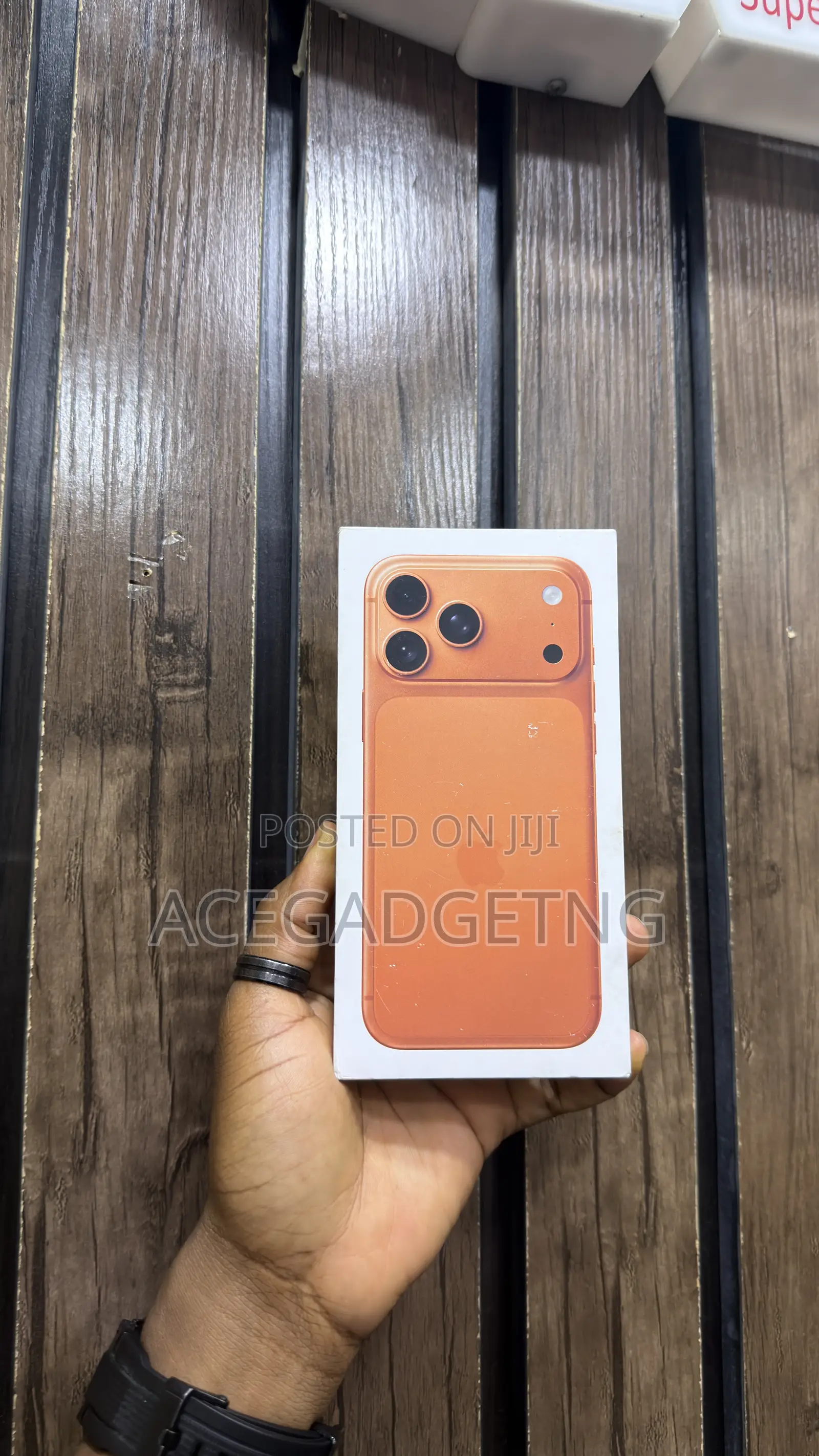 New Apple iPhone 17 Pro Max 256 GB Orange