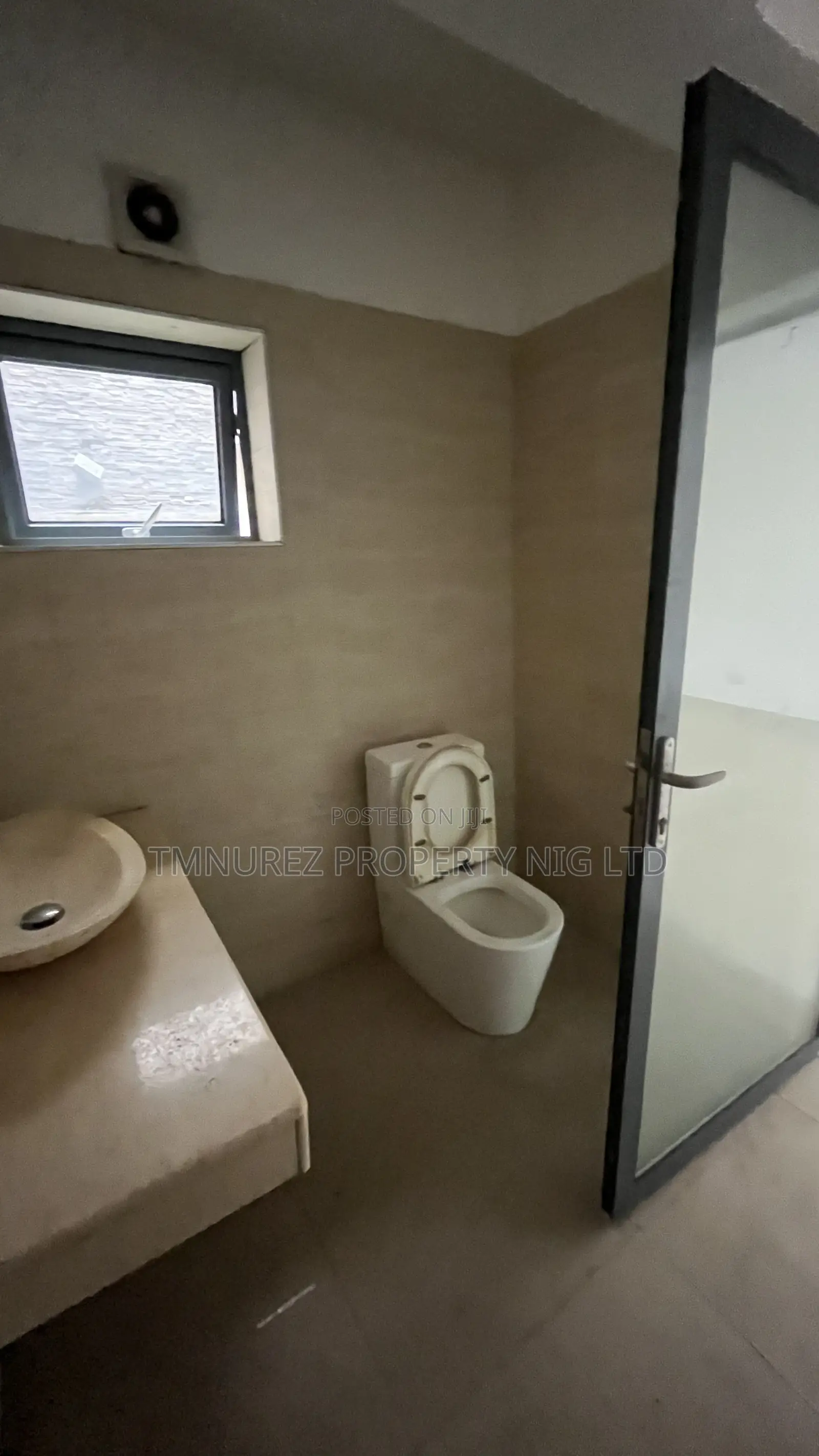 4bdrm Duplex in Good In An Estate, Chevron for rent