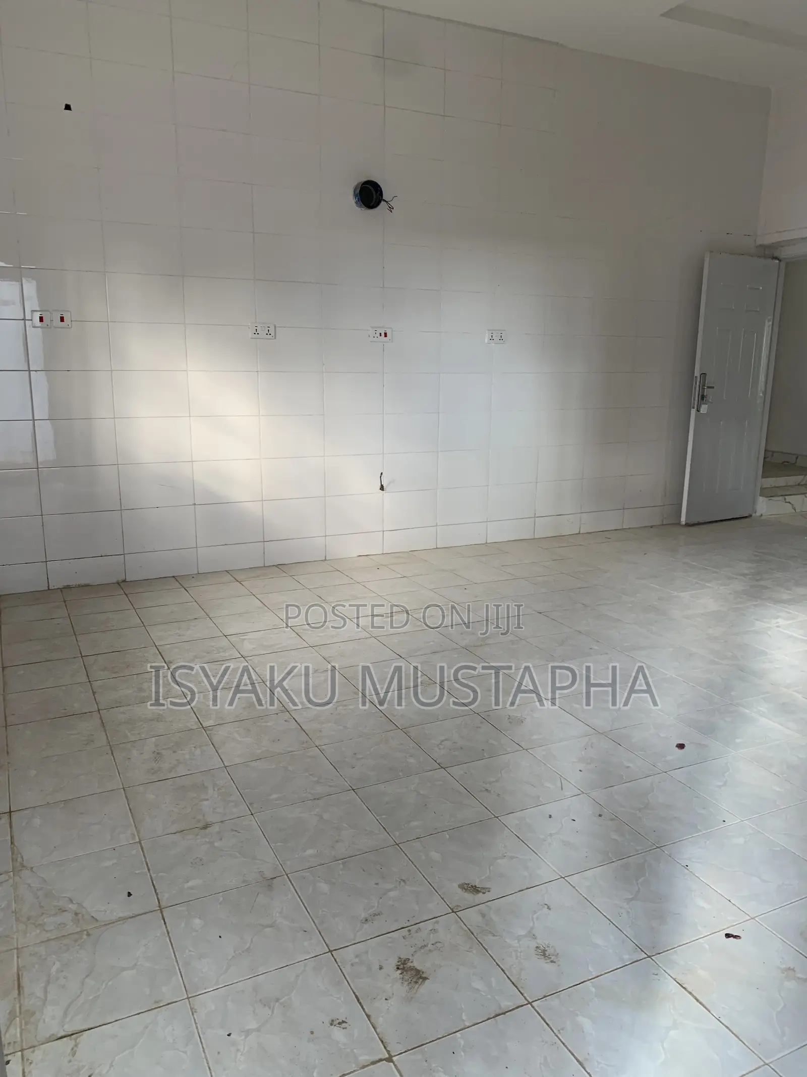 3bdrm Block of Flats in Kaura for rent