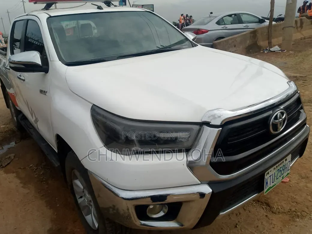 Toyota Hilux 2017 White