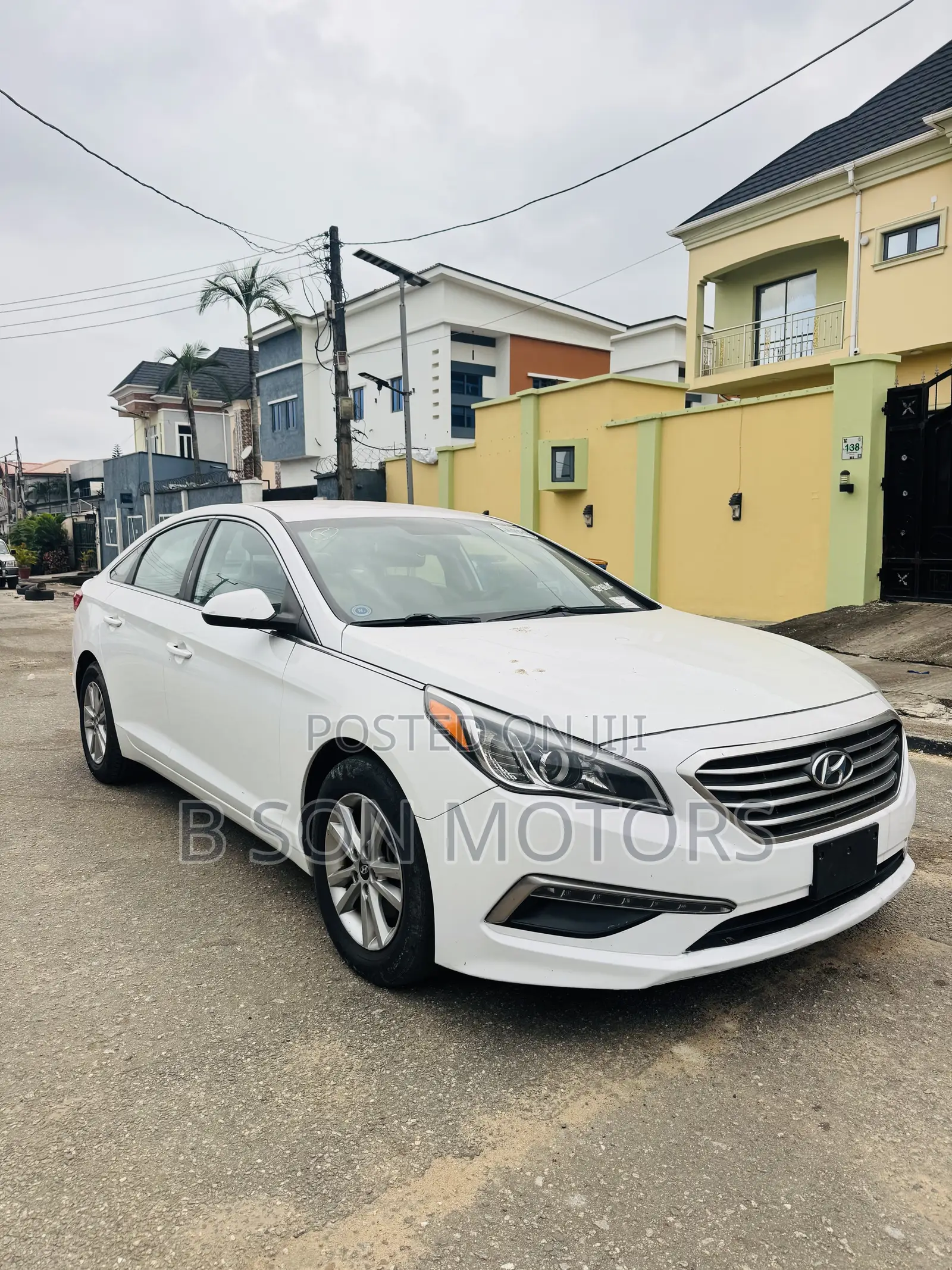 Hyundai Sonata Base Sedan FWD (2.4L 4cyl 6A) 2016 White