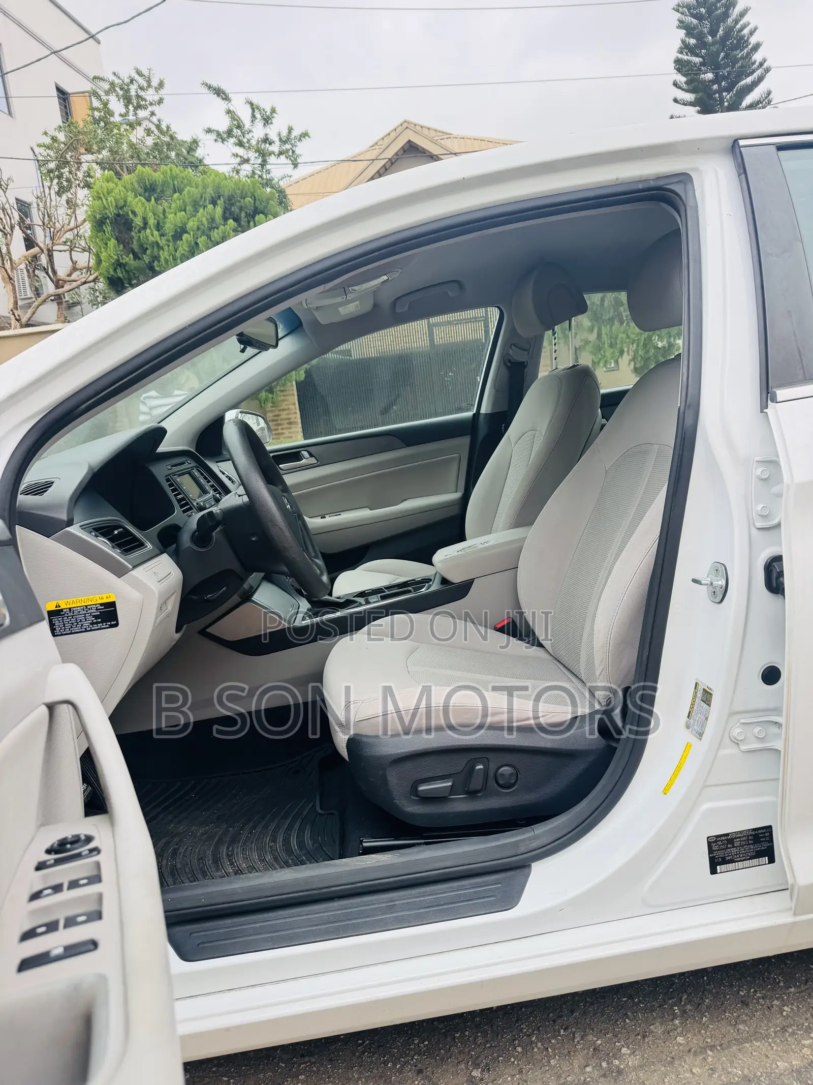 Hyundai Sonata Base Sedan FWD (2.4L 4cyl 6A) 2016 White