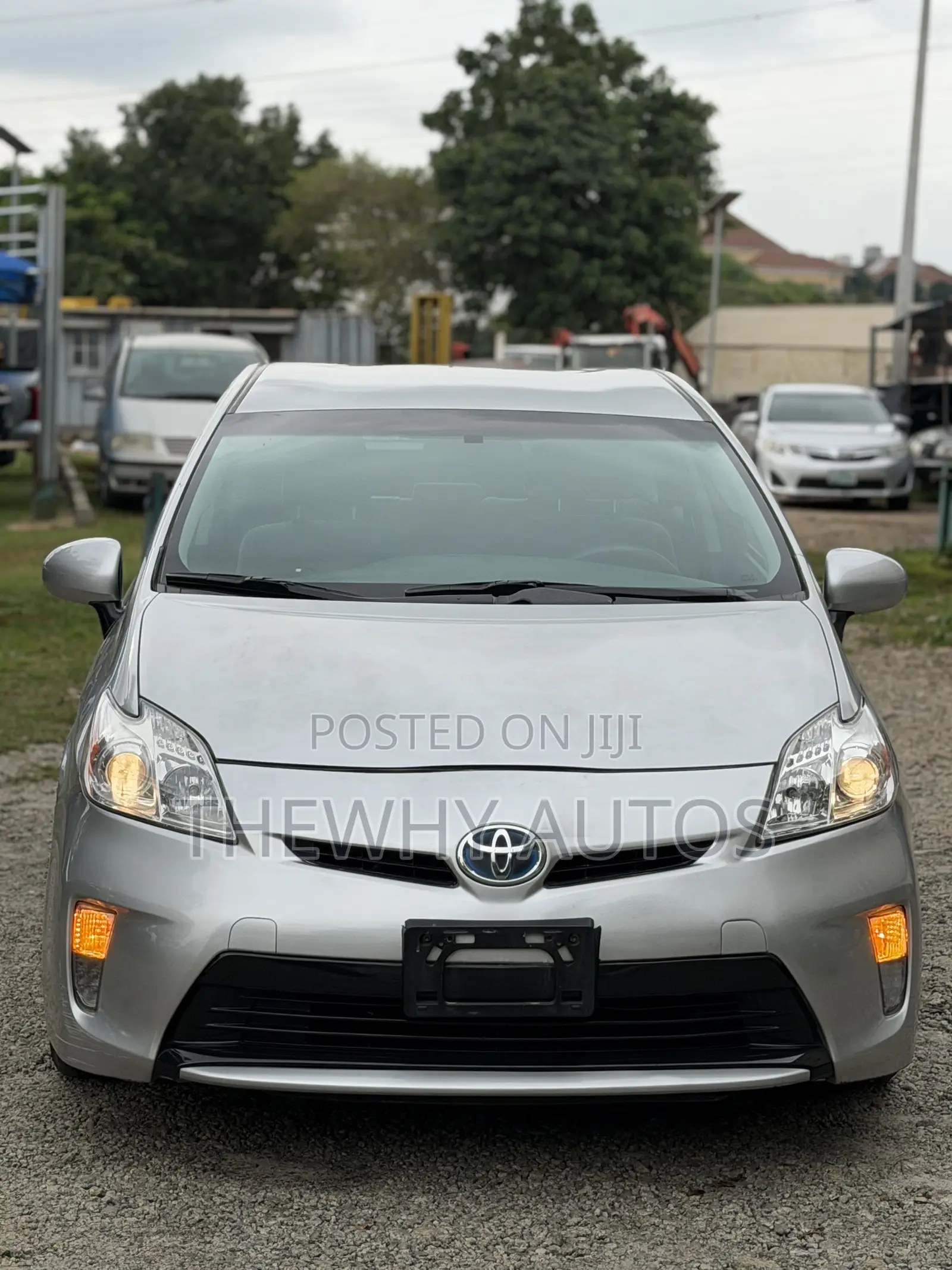 Toyota Prius Four 4dr Hatchback (1.8L 4cyl gas/electric hybrid CVT) Silver