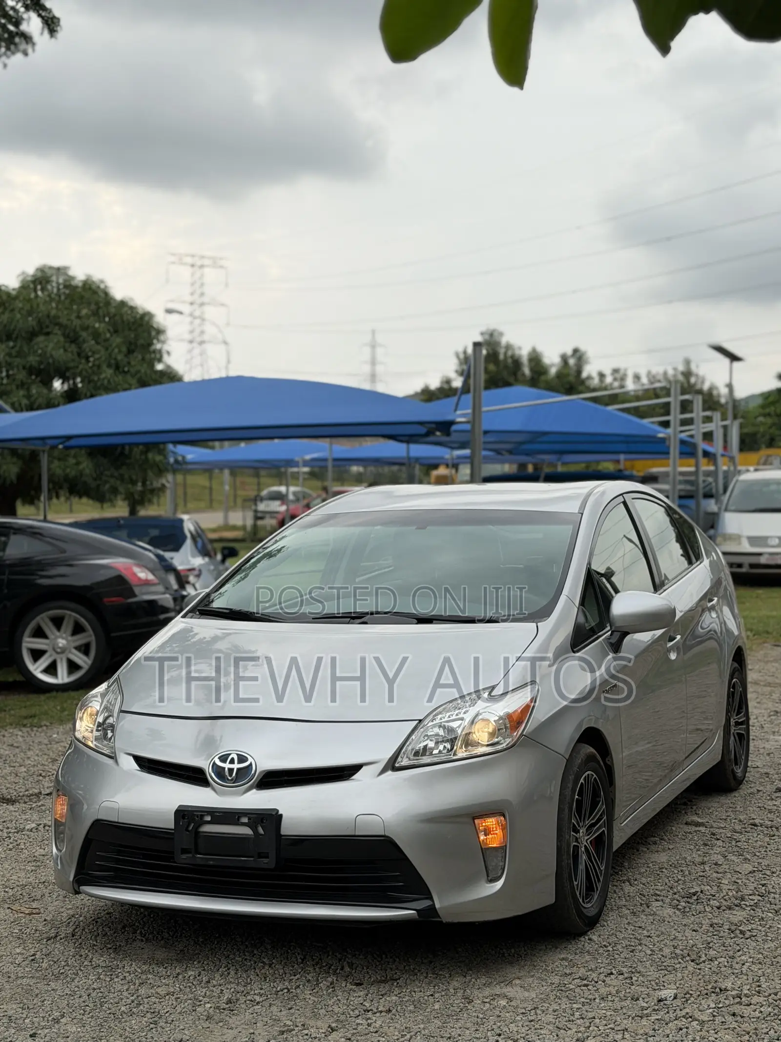 Toyota Prius Four 4dr Hatchback (1.8L 4cyl gas/electric hybrid CVT) Silver