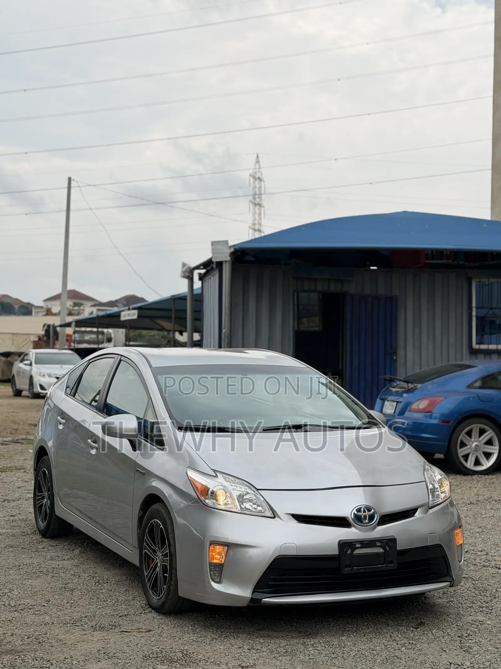 Toyota Prius Four 4dr Hatchback (1.8L 4cyl gas/electric hybrid CVT) Silver