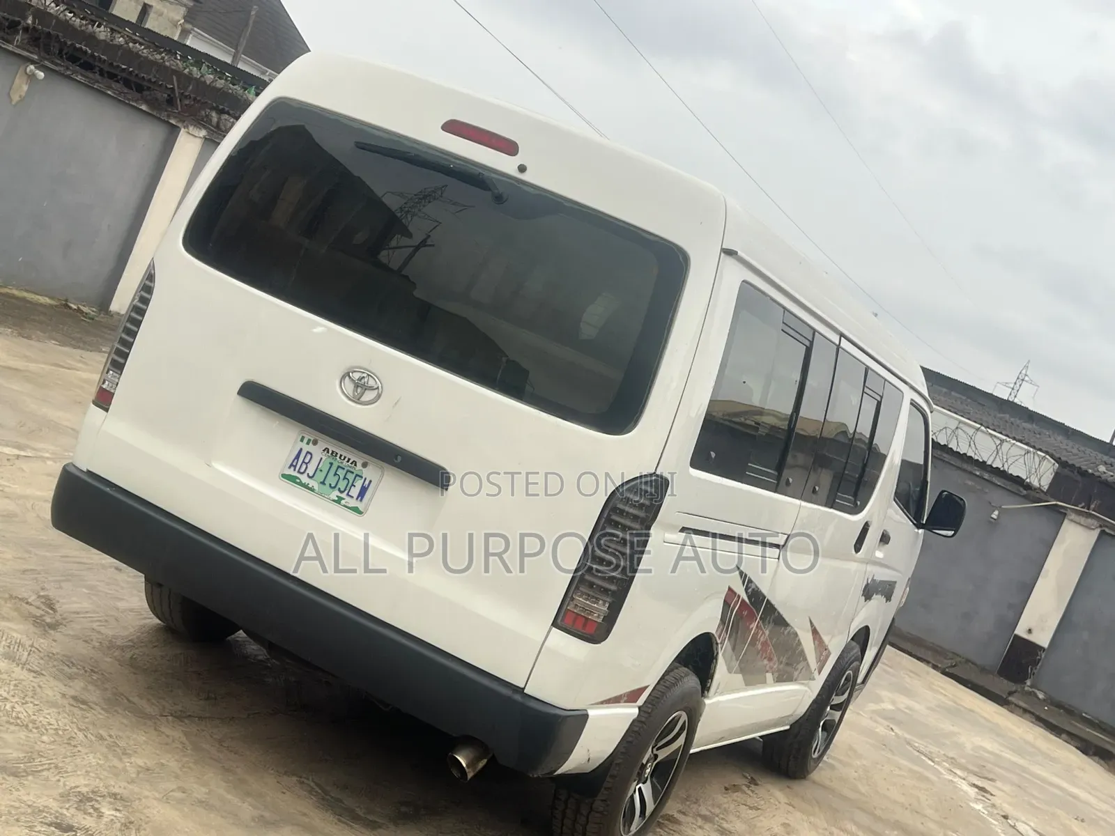 Toyota HiAce 2010 White