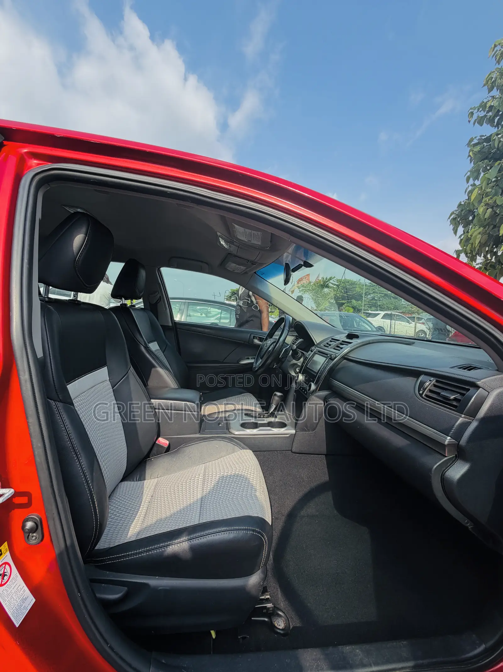 Toyota Camry SE 4dr Sedan (2.5L 4cyl 6A) 2013 Red