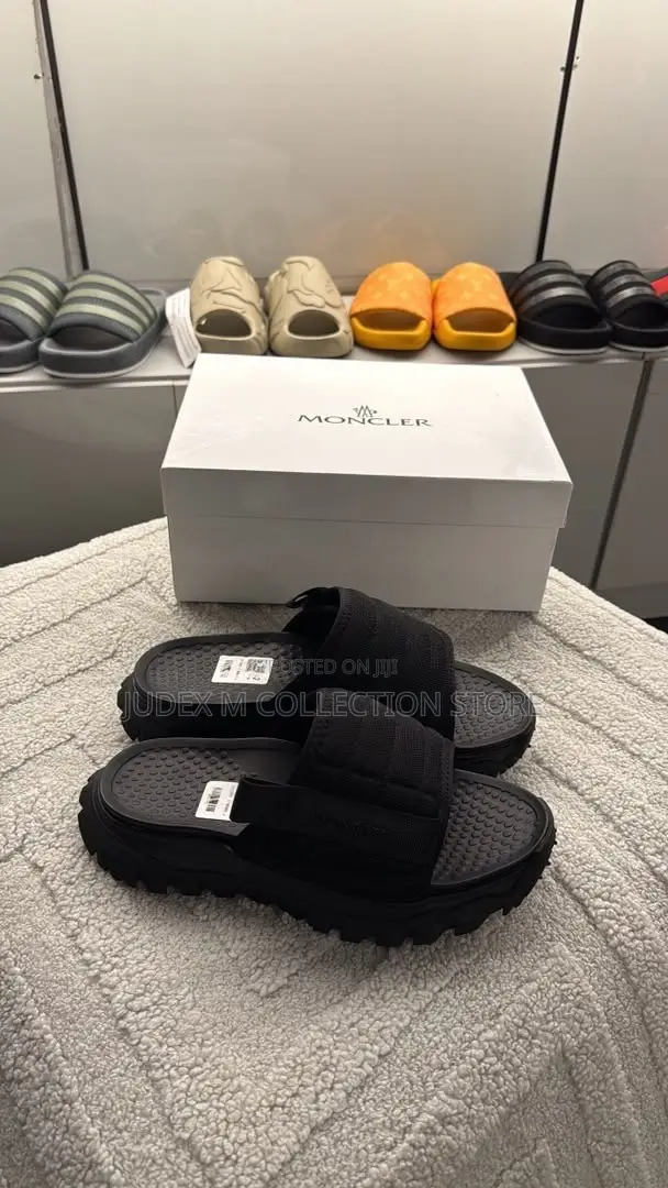 Brand New Zara Sandal and Pam