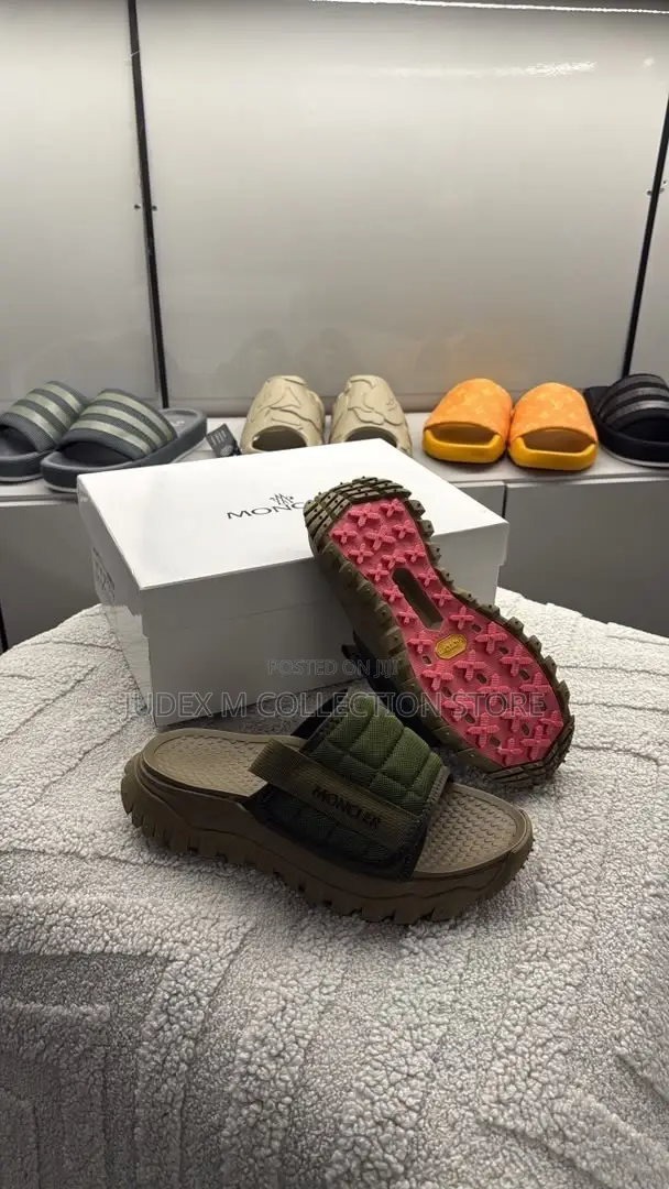 Brand New Zara Sandal and Pam