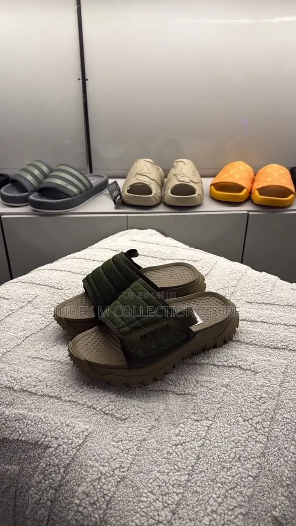 Brand New Zara Sandal and Pam
