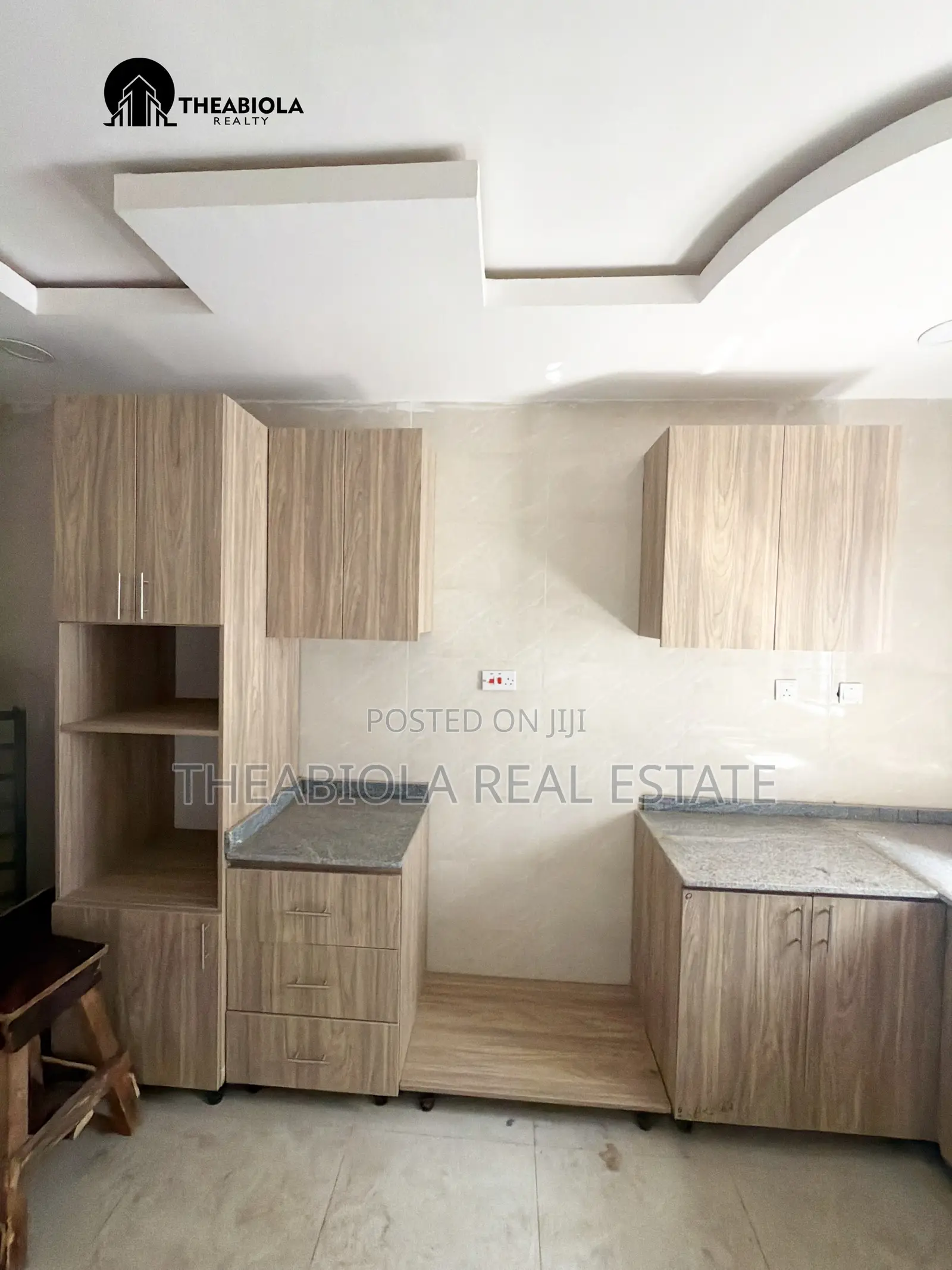 4bdrm Townhouse / Terrace in In A Mini Estate,, Katampe (Main) for rent