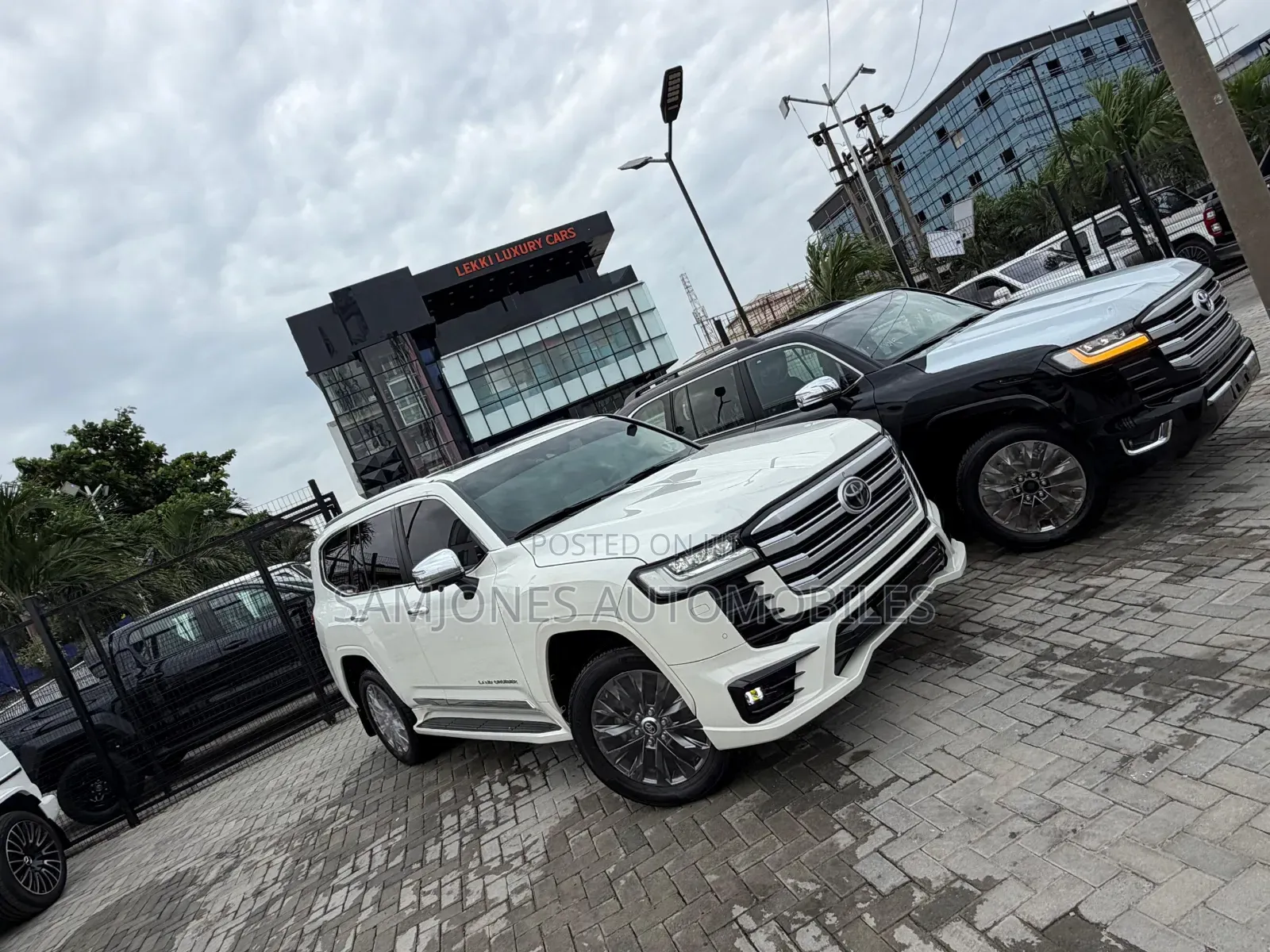 Toyota Land Cruiser 2023 White