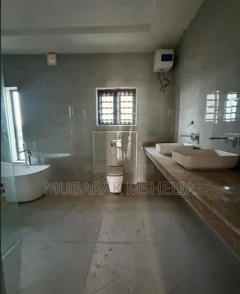 5bdrm Duplex in Asokoro for sale