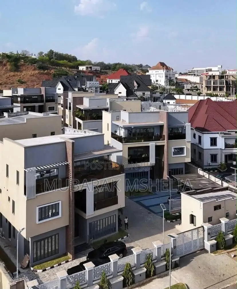5bdrm Duplex in Asokoro for sale