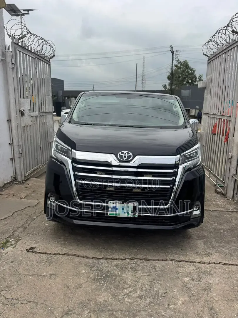 Toyota HiAce 2022 Black