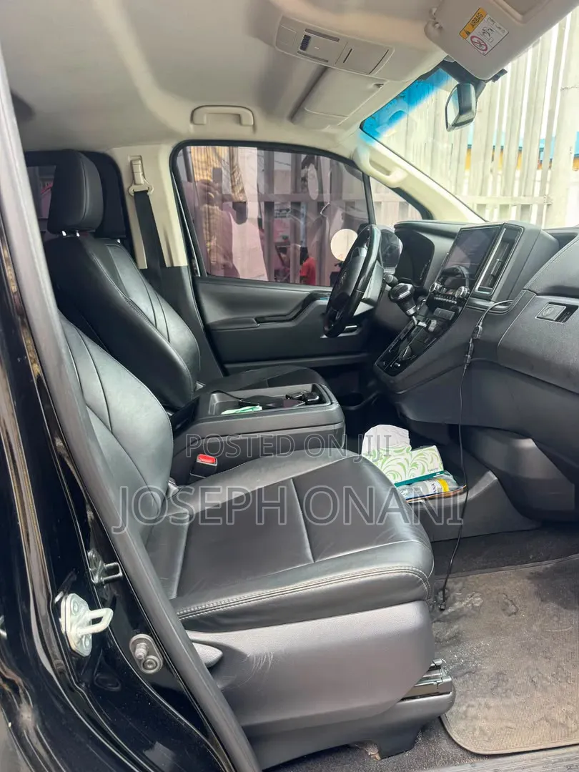 Toyota HiAce 2022 Black