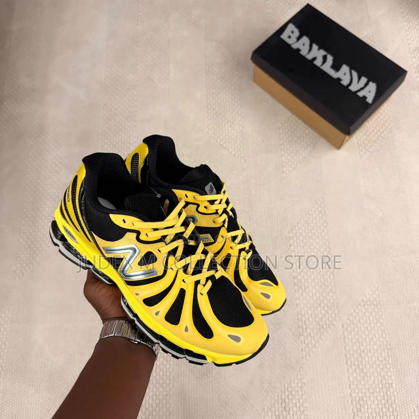 New Balance Abzorb Sneaker