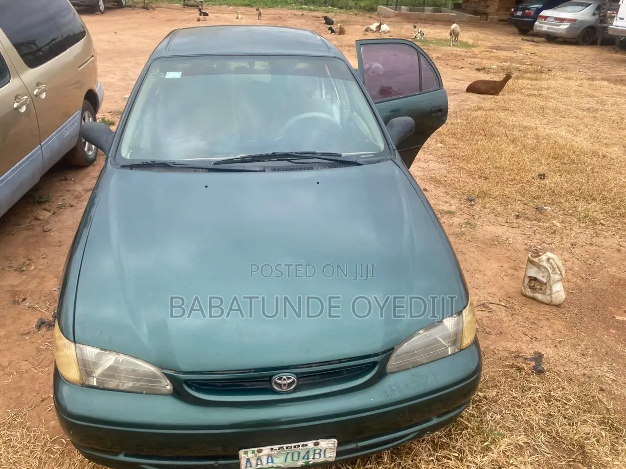 Toyota Corolla 2000 Green