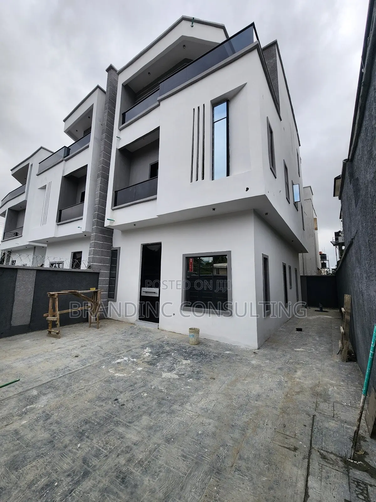 4bdrm Duplex in Lekki Phase 1 for sale
