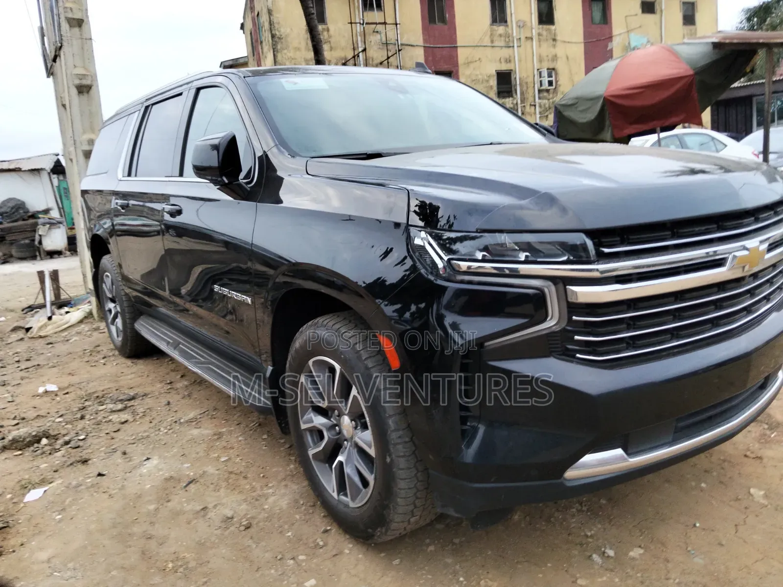 Chevrolet Suburban 2022 Black