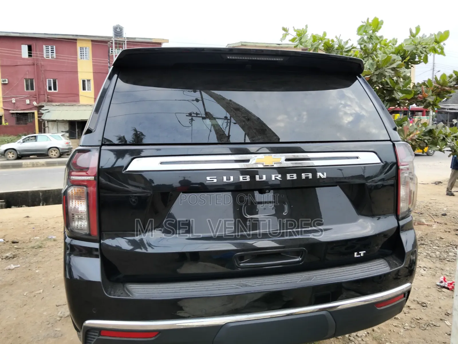 Chevrolet Suburban 2022 Black