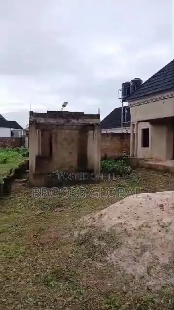 4bdrm Bungalow in Benin City for sale