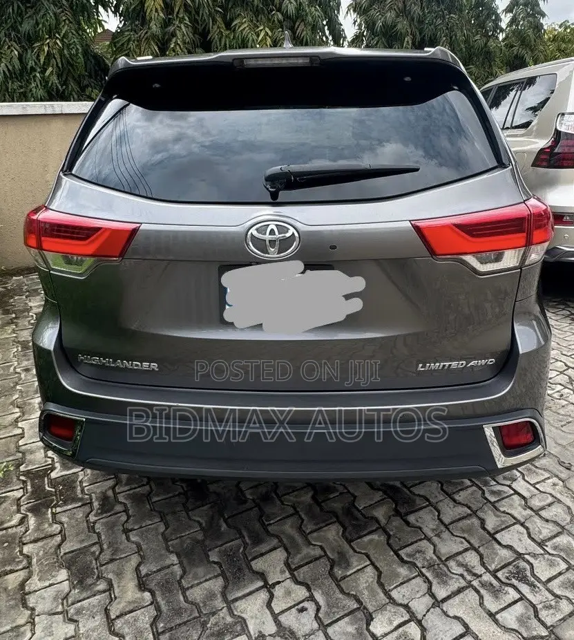 Toyota Highlander Limited Platinum 4x2 V6 (3.5L 6cyl 8A) 2017 Gray