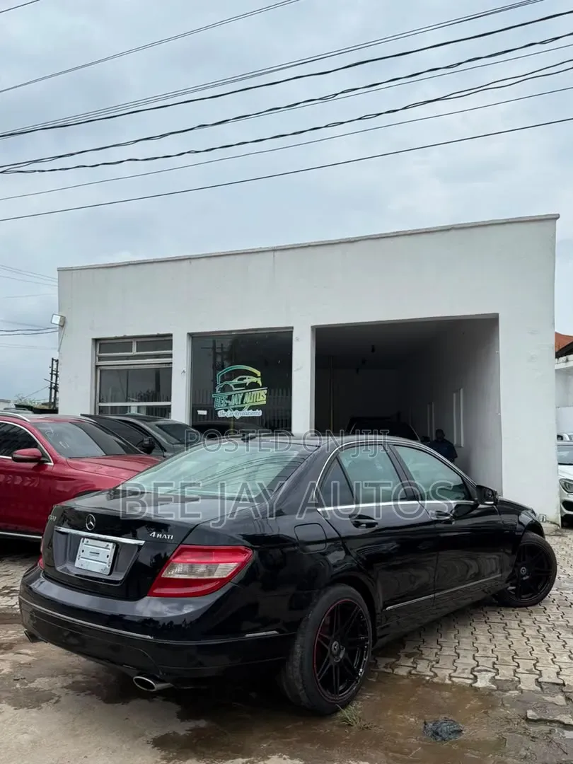 Mercedes-Benz C300 2010 Black