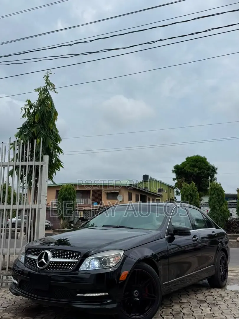 Mercedes-Benz C300 2010 Black