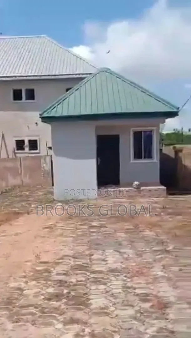 2bdrm Bungalow in Benin City for sale