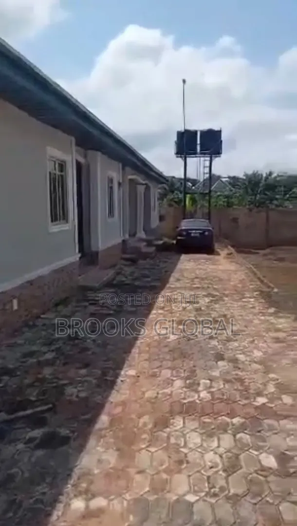 2bdrm Bungalow in Benin City for sale