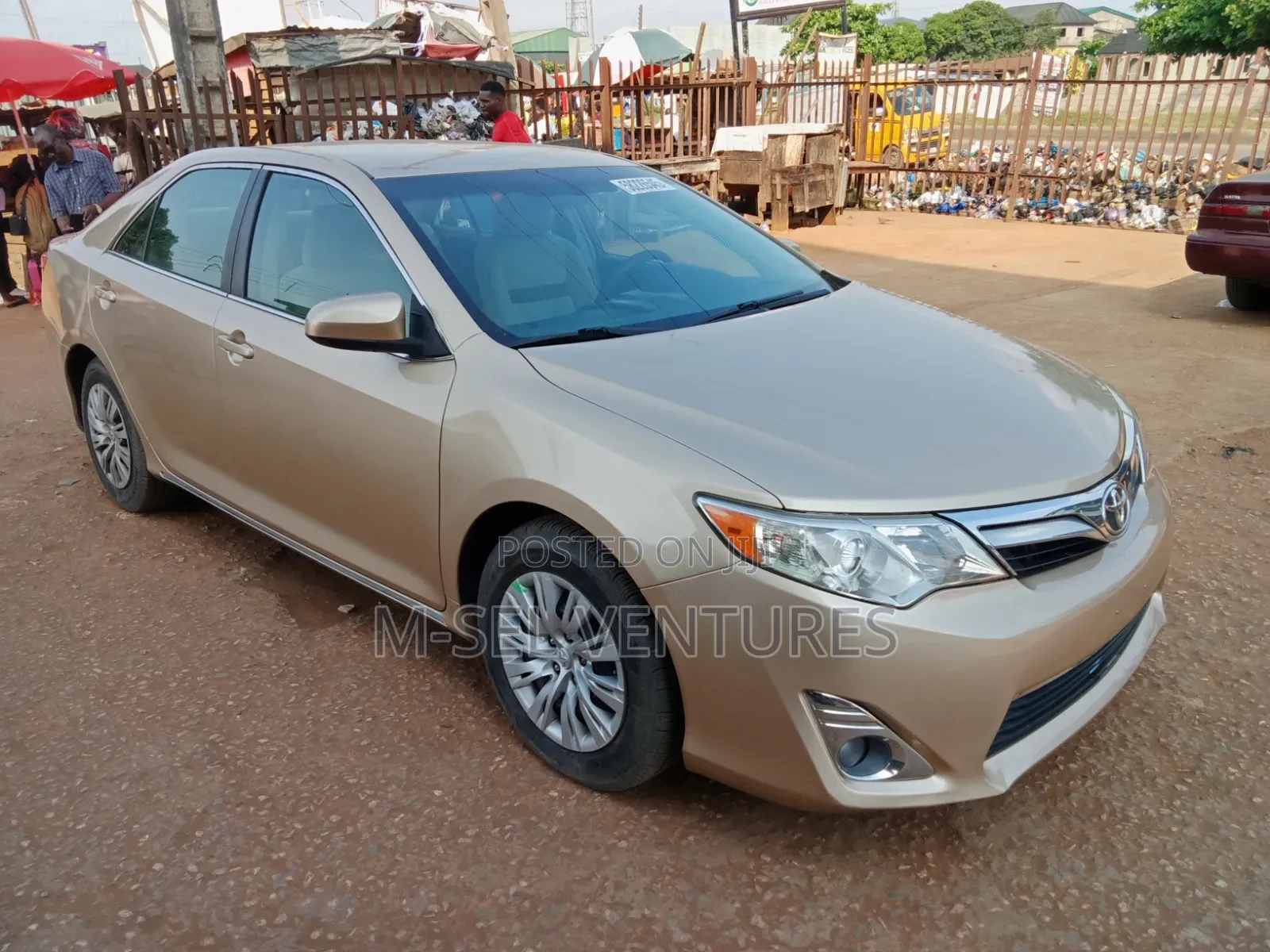 Toyota Camry 2012 Gold