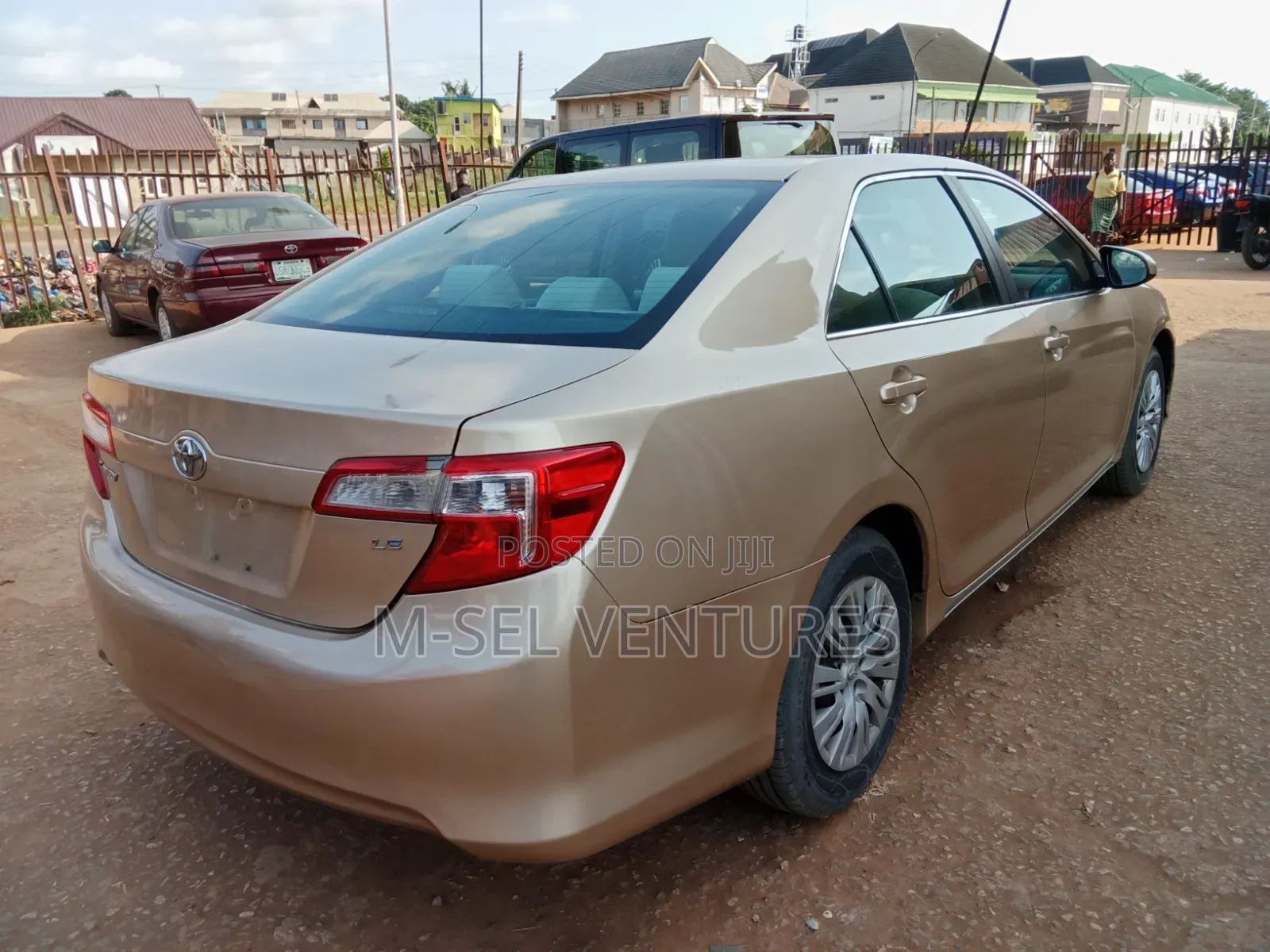 Toyota Camry 2012 Gold