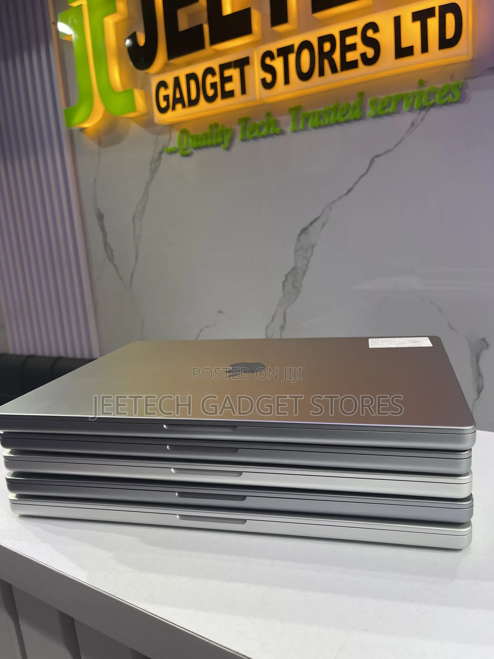 Laptop Apple MacBook Pro 2021 M1 16GB Apple M1 Pro SSD 1T