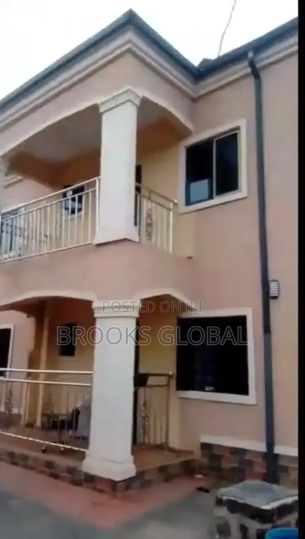 2bdrm Block of Flats in Benin City for sale