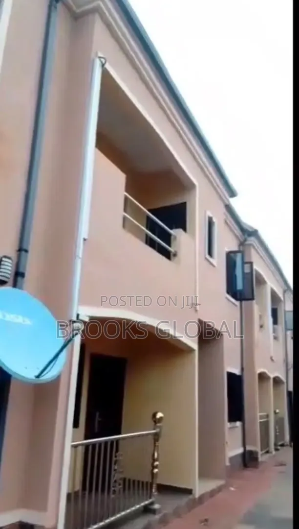 2bdrm Block of Flats in Benin City for sale
