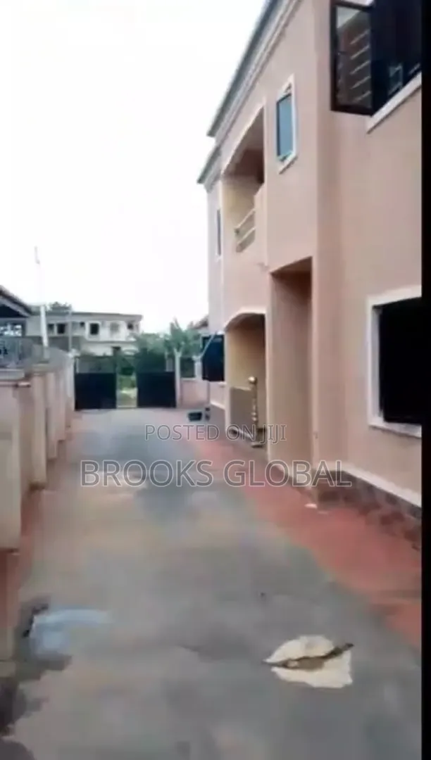 2bdrm Block of Flats in Benin City for sale