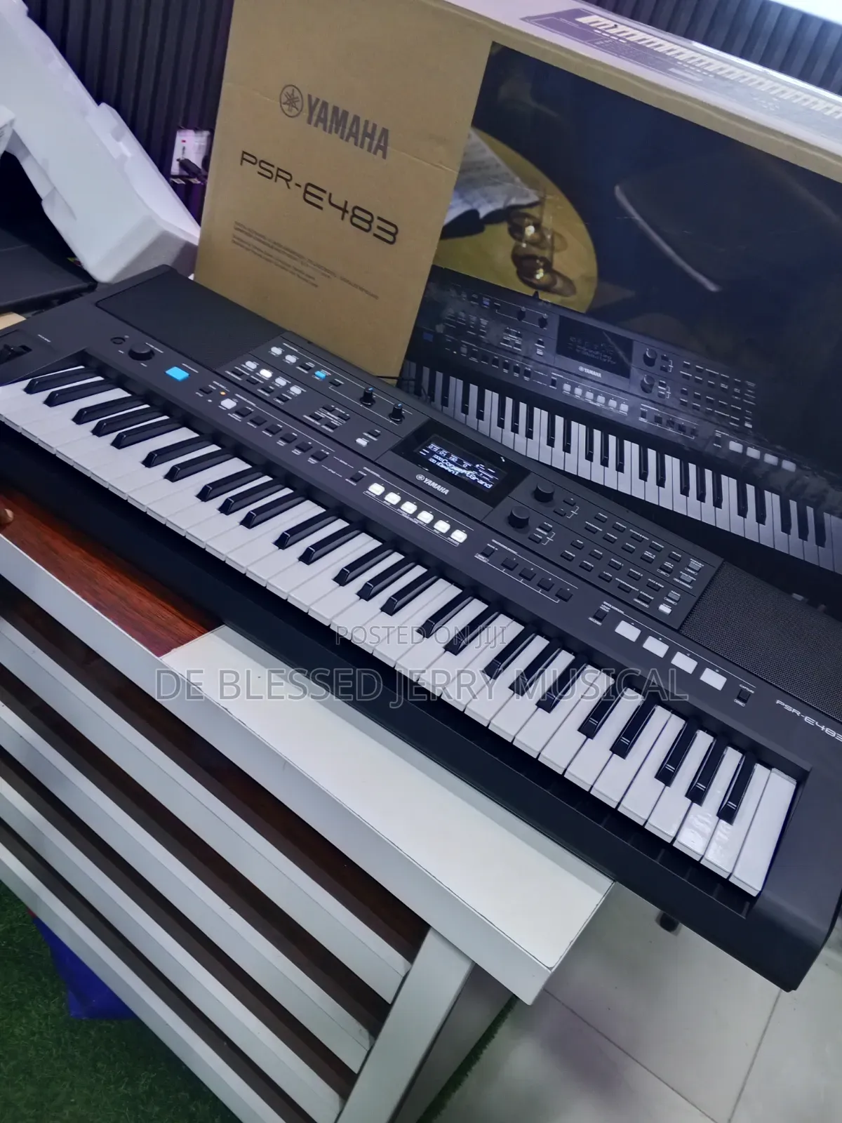 Yamaha PSR E483 Portable Keyboard 61 Keys