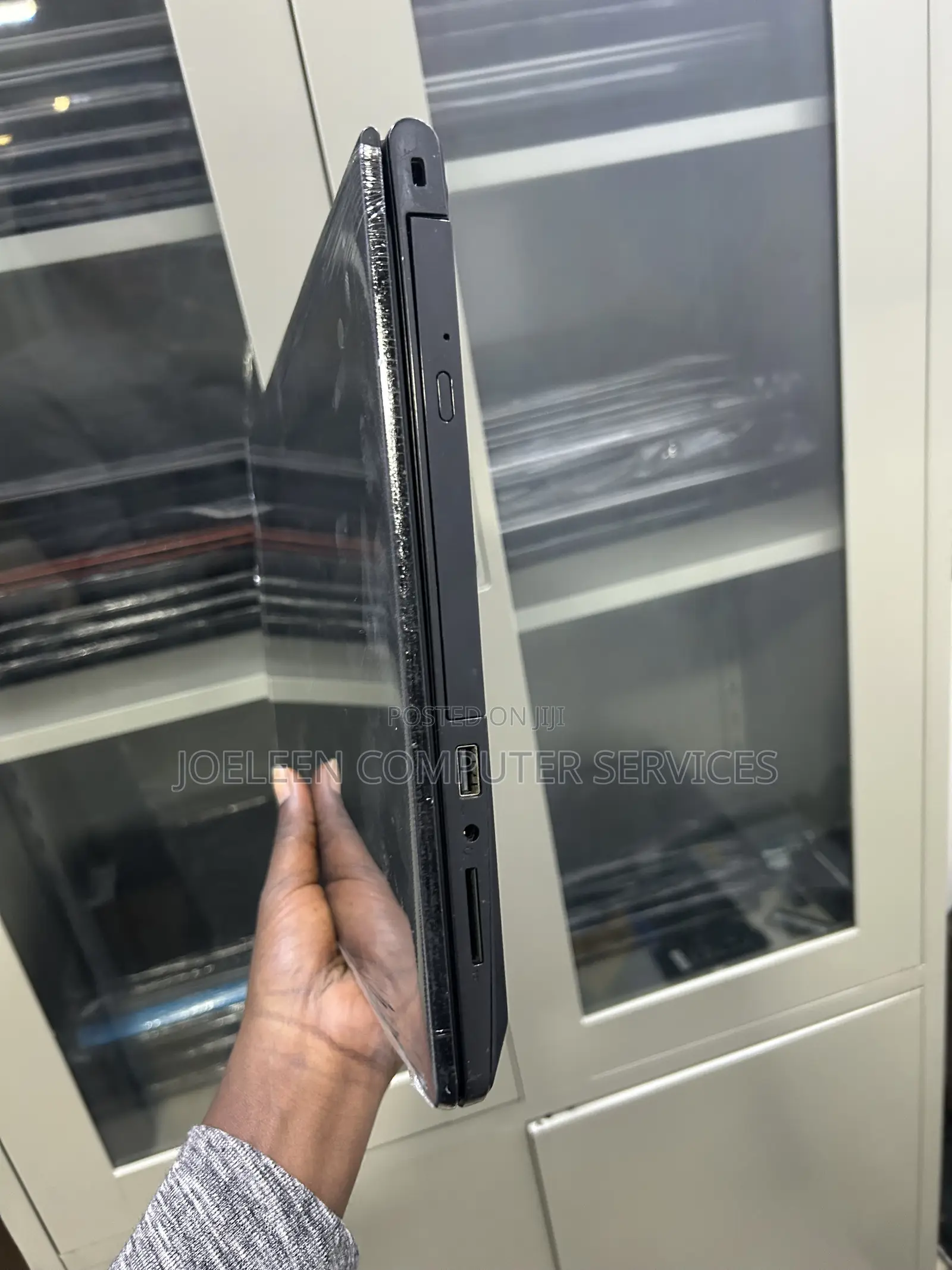 Laptop Dell Vostro 15 3000 8GB Intel Core i3 SSD 128GB