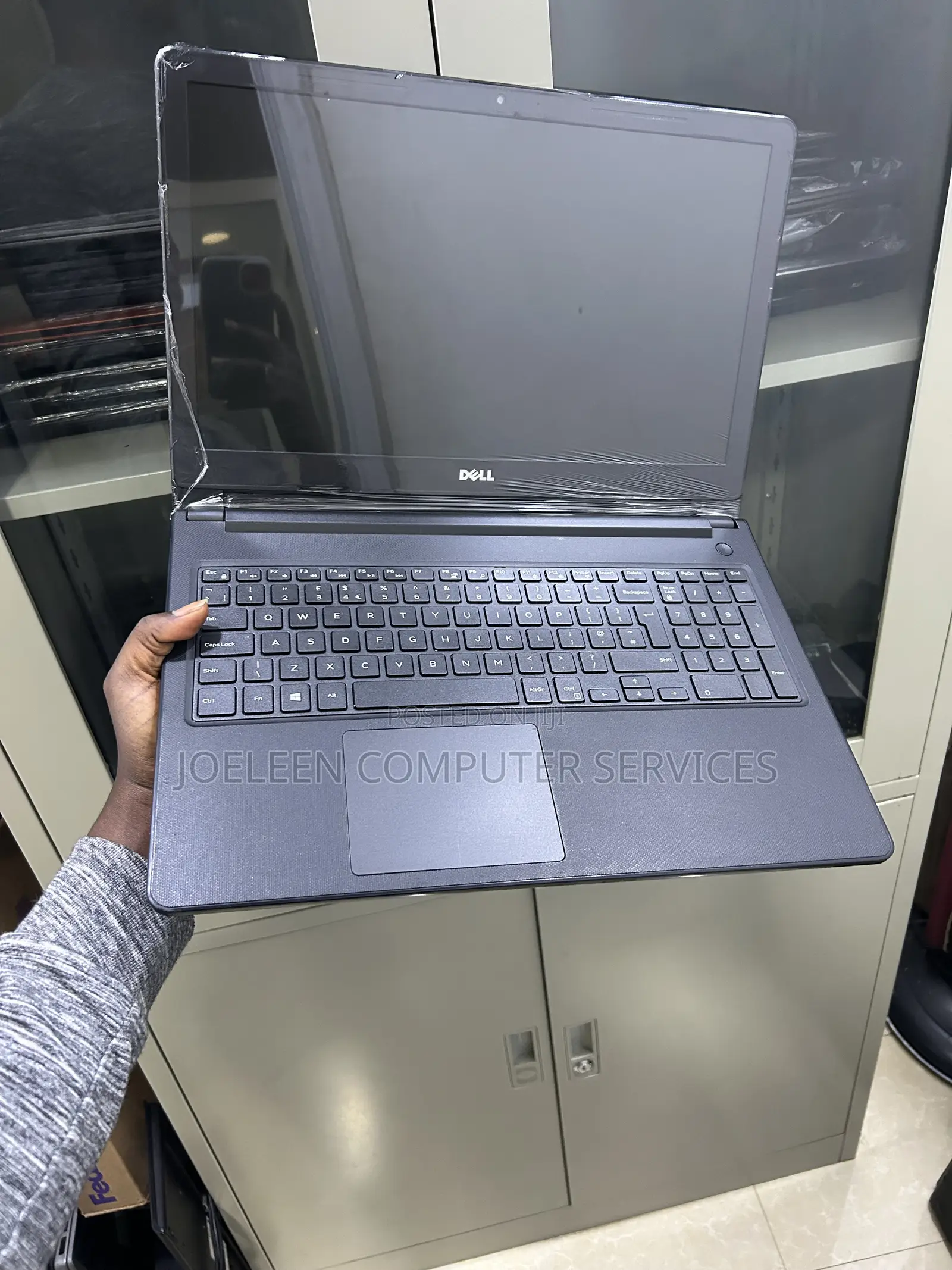 Laptop Dell Vostro 15 3000 8GB Intel Core i3 SSD 128GB